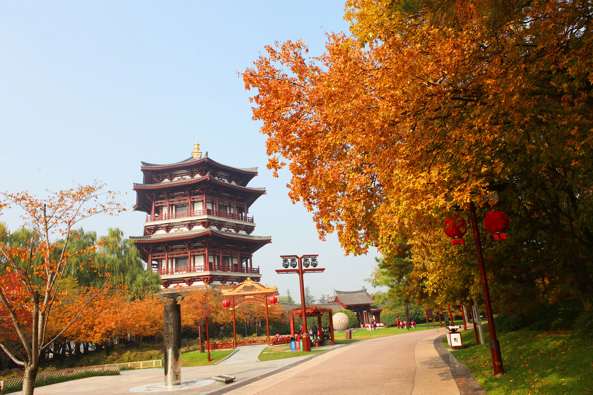 A view of the Tang Paradise theme park in Xi'an, Shaanxi Province on November 4, 2025 /VCG