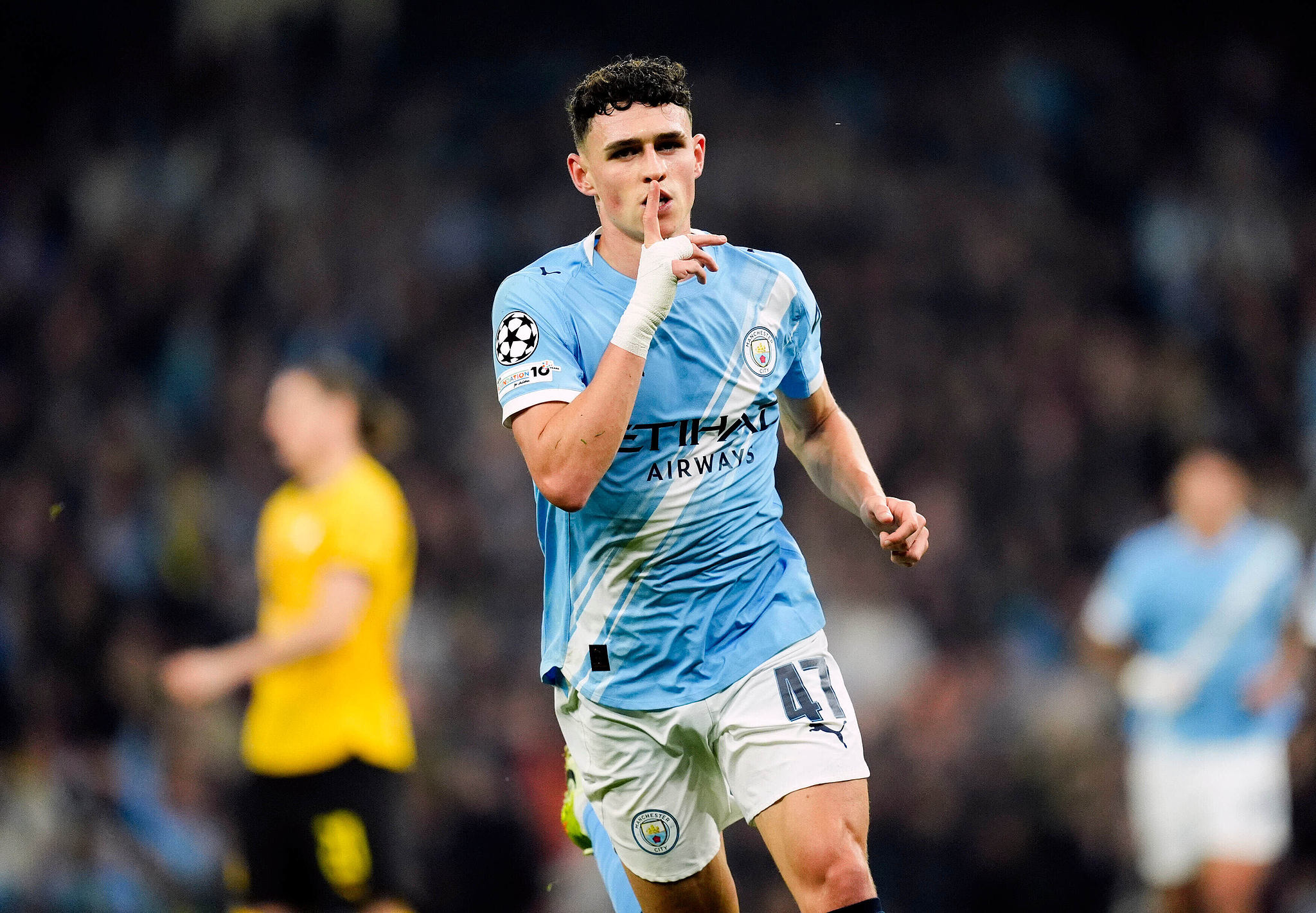Manchester City's Phil Foden celebrates after scoring the opening goal against Borussia Dortmund in a UEFA Champions League match in Manchester, England, November 5, 2025. /VCG