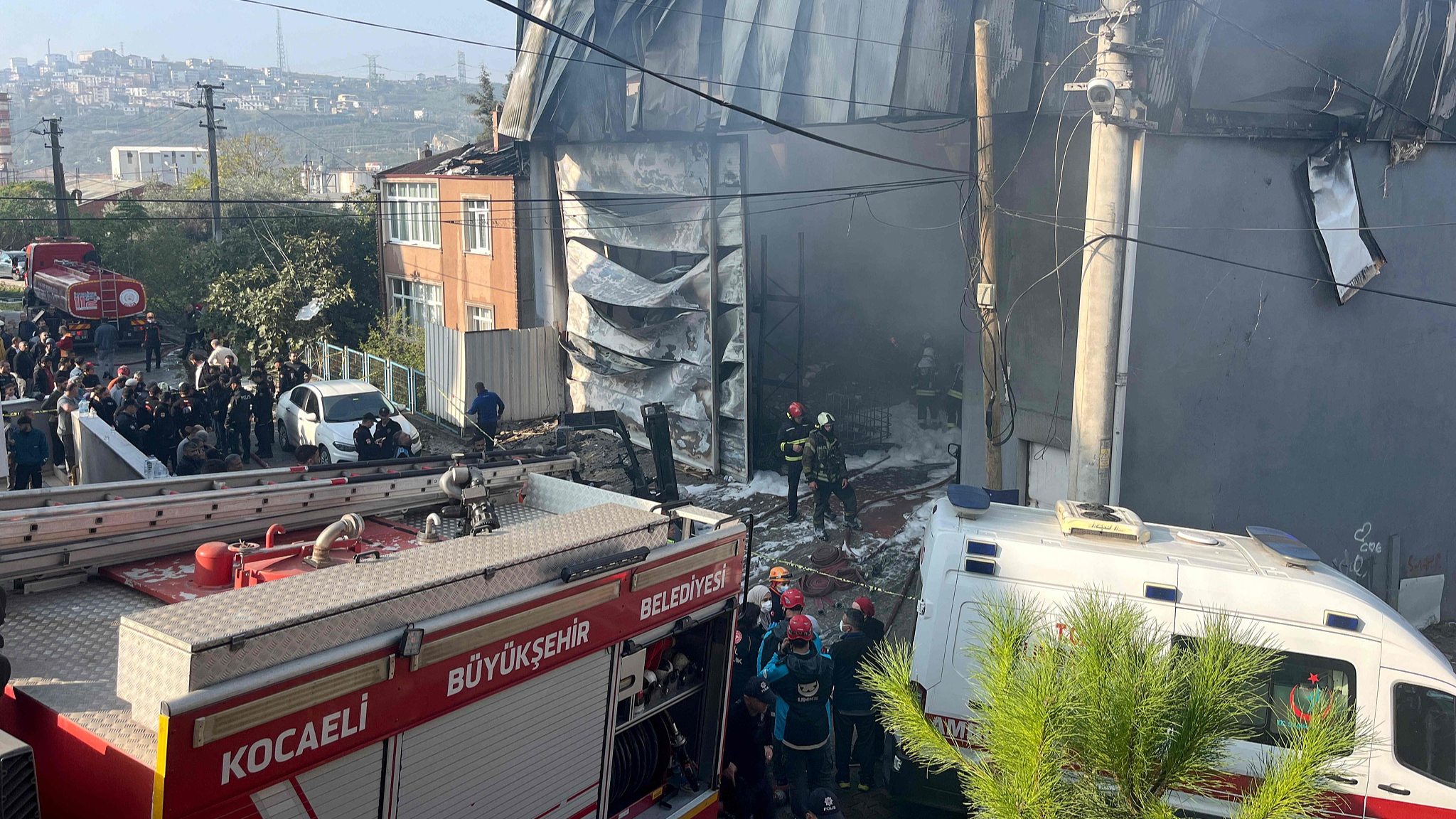 Six killed in cosmetics factory fire in NW Türkiye