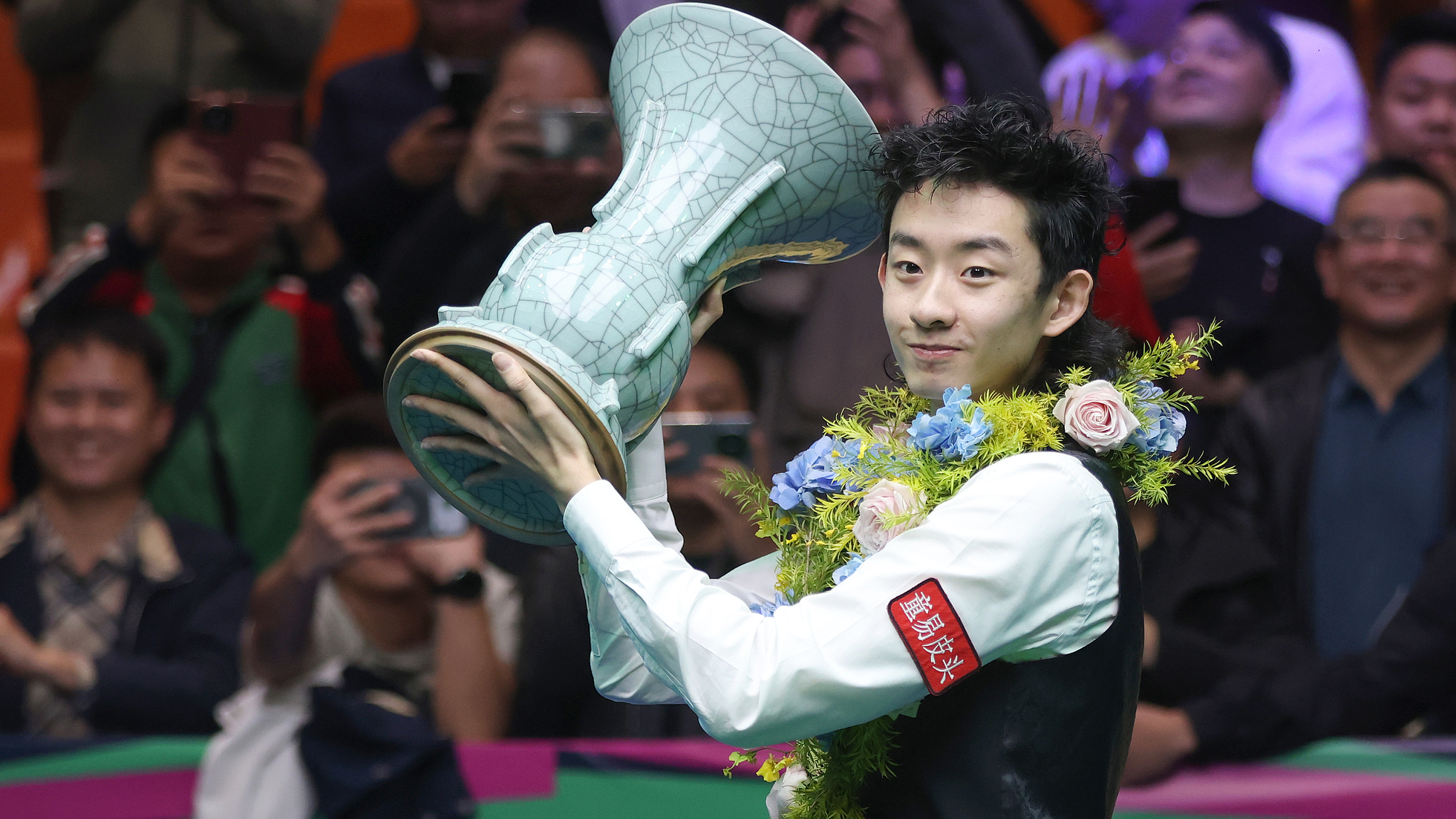 China's Wu Yize stuns Higgins in Nanjing to win first ranking title - CGTN