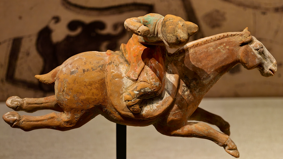 Exhibition races Tang Dynasty horses into the present