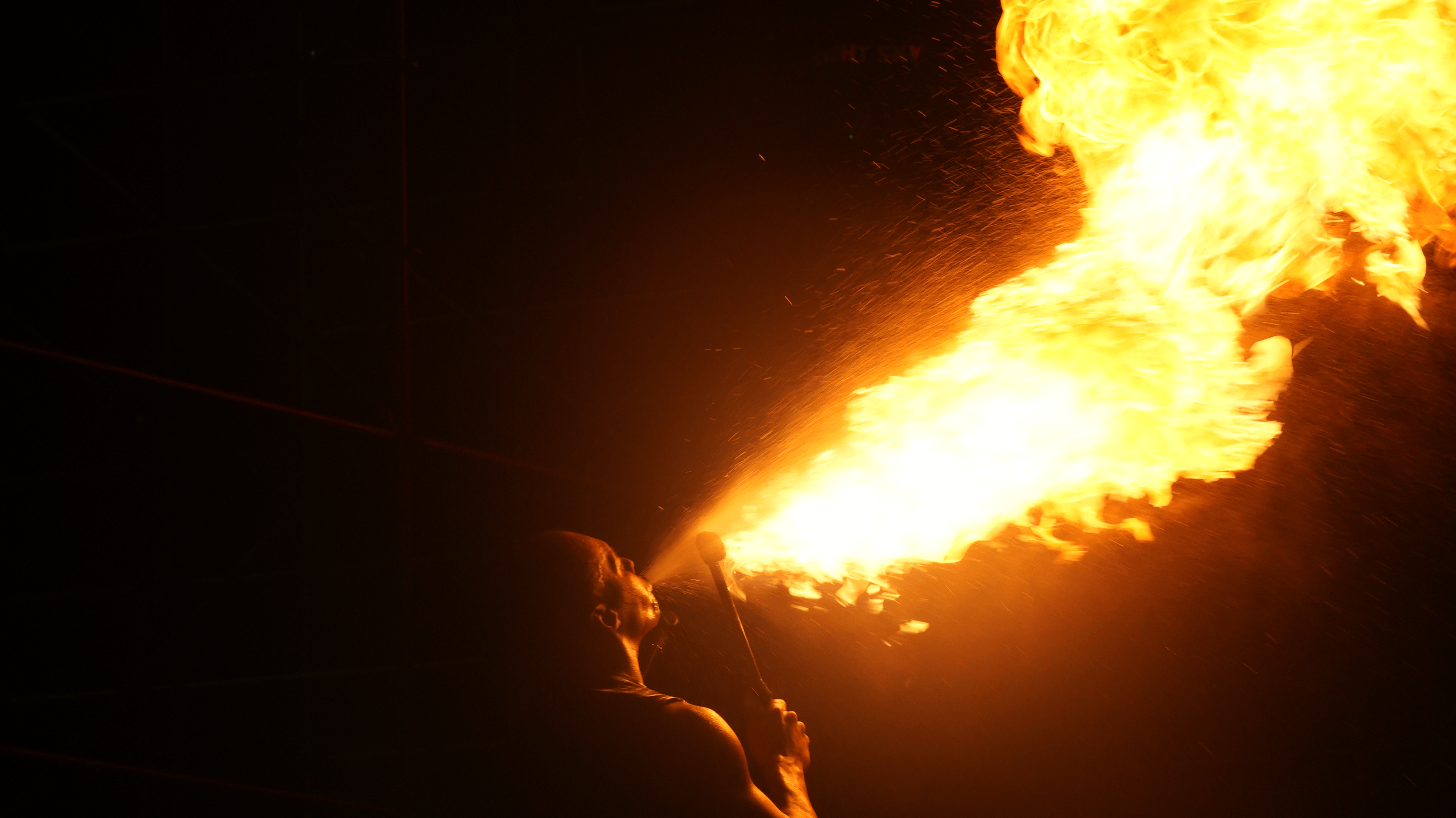 Hainan Auto Eco-Camping Expo Opens on Picturesque Haihua Island