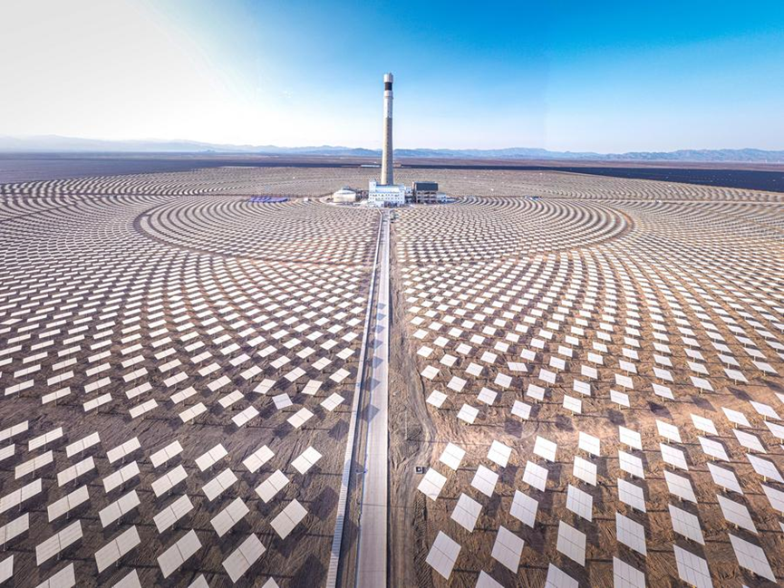A 1GW solar thermal and photovoltaic integrated project in Shanshan County, northwest China's Xinjiang Uygur Autonomous Region, July 28, 2025. /Xinhua