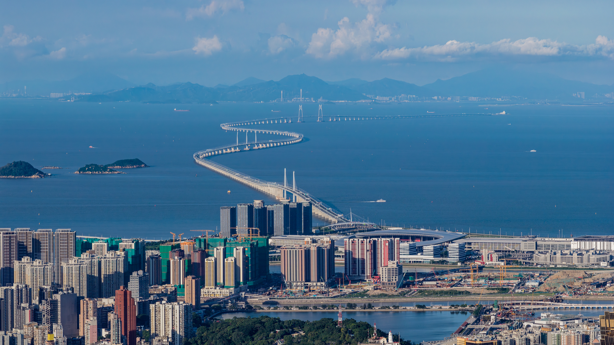 Live: Hong Kong-Zhuhai-Macao Bridge, hub linking the Greater Bay Area