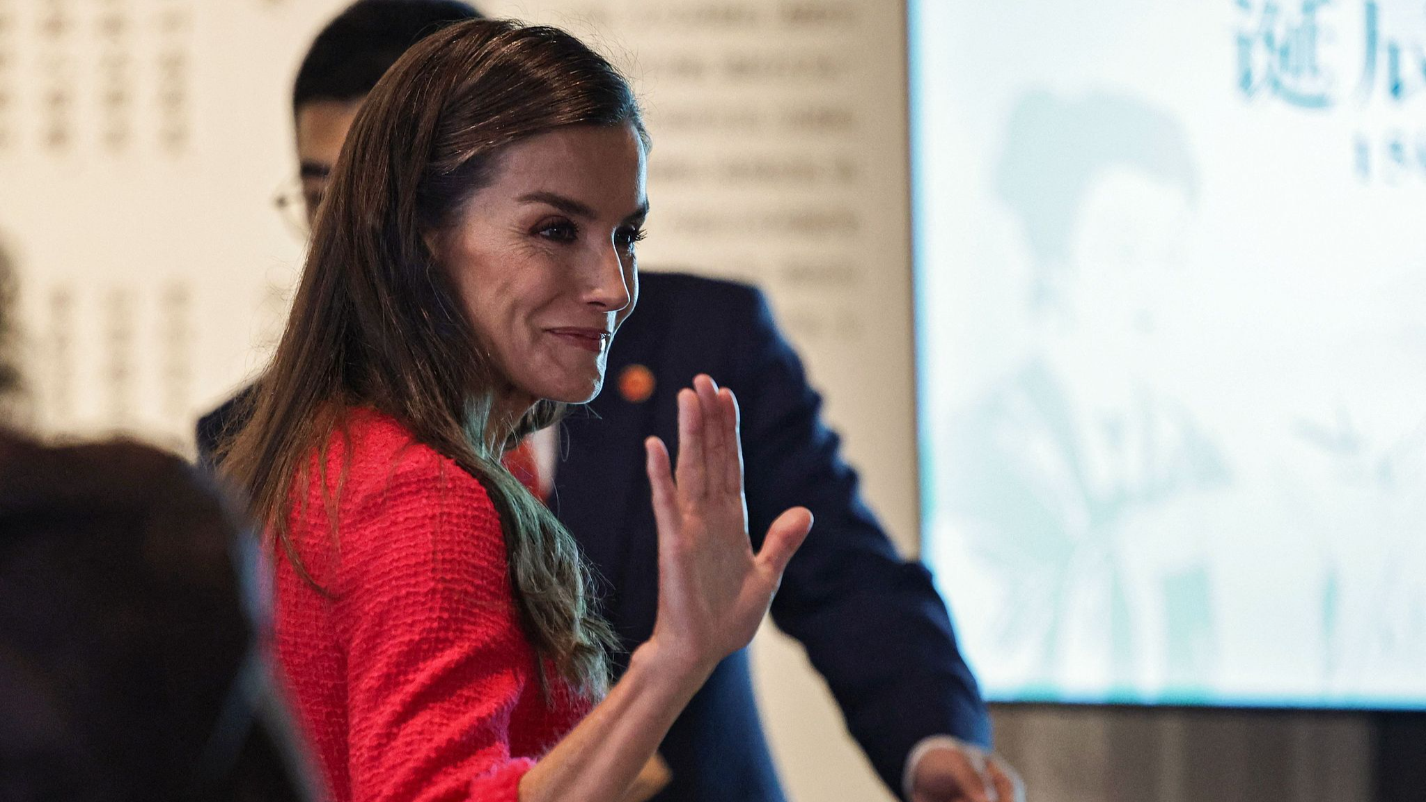 Resonance between Eastern and Western poetry lingers at Chengdu park