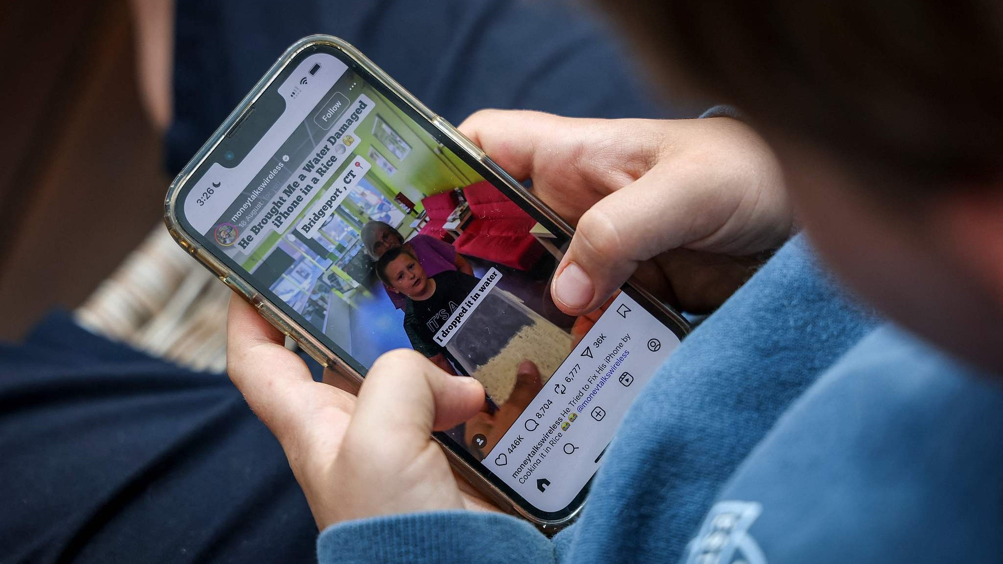 Tech companies start to comply with Australia's teen social media ban