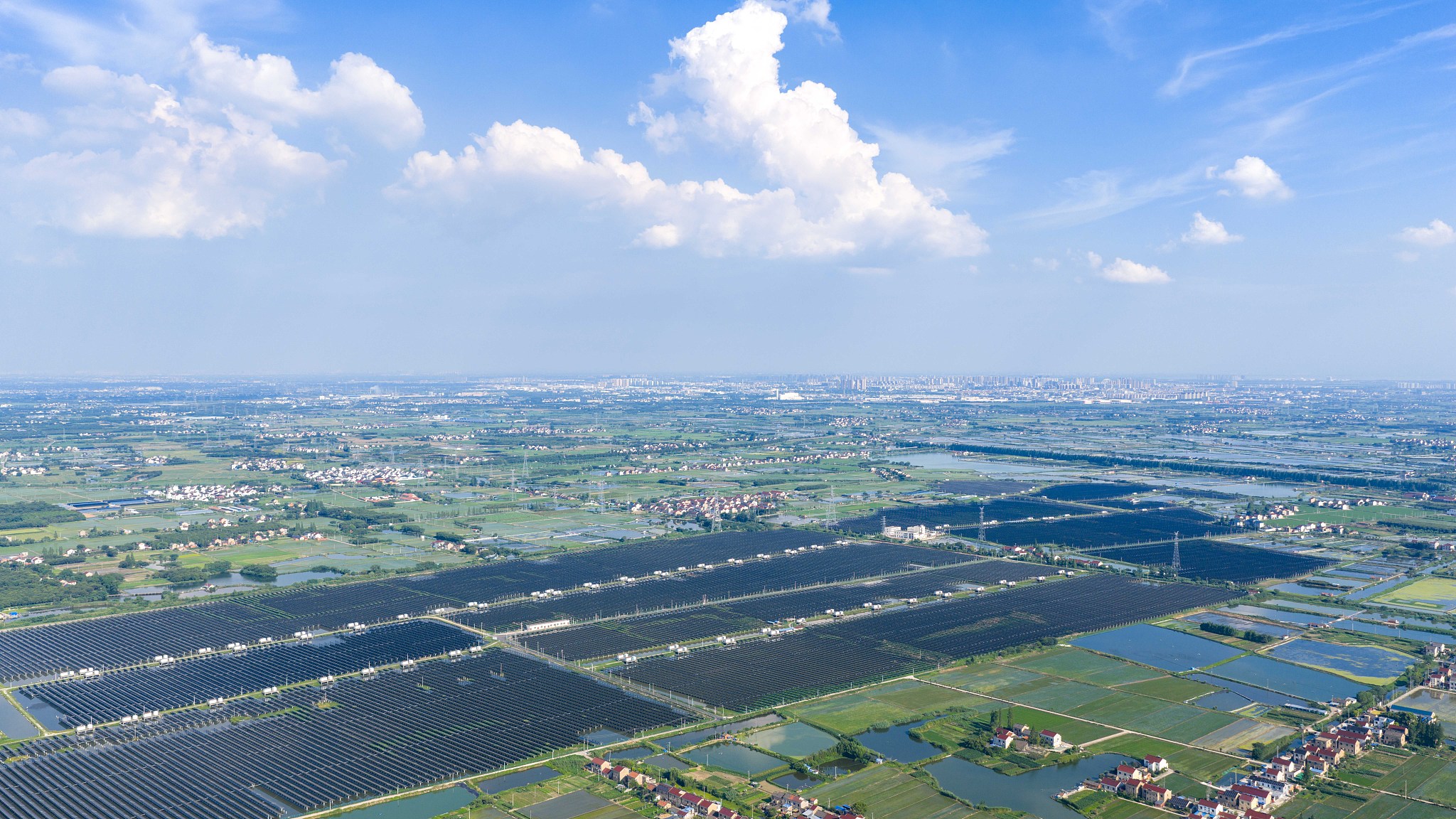 A fishery-solar hybrid photovoltaic project in Zhixi Town, Jiangsu Province, east China, July 2, 2025. /VCG