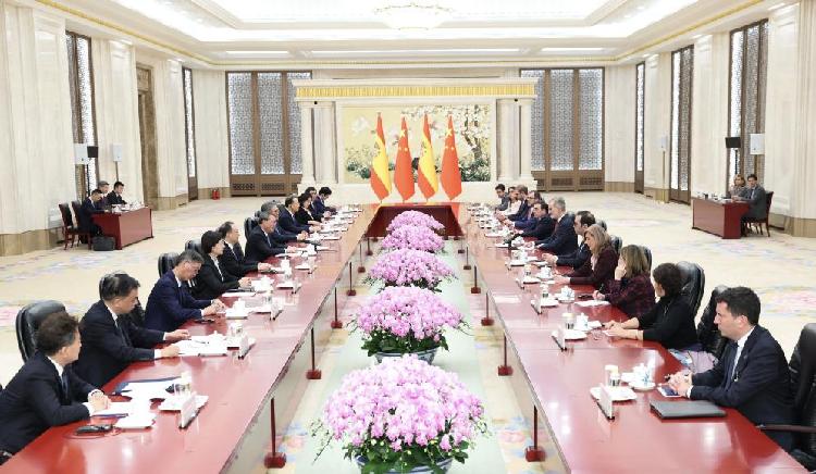 Chinese Premier Li Qiang meets King Felipe VI of Spain