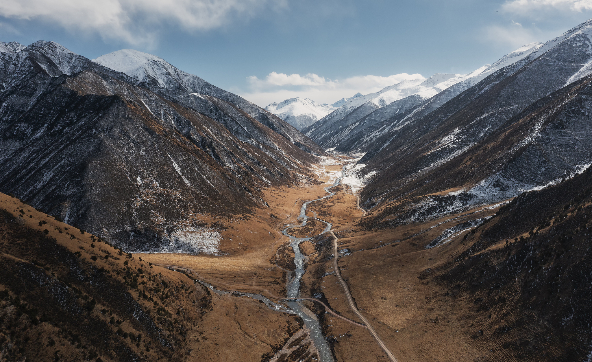 An aerial view of the Qinghai-Xizang Plateau, southwest China. /VCG