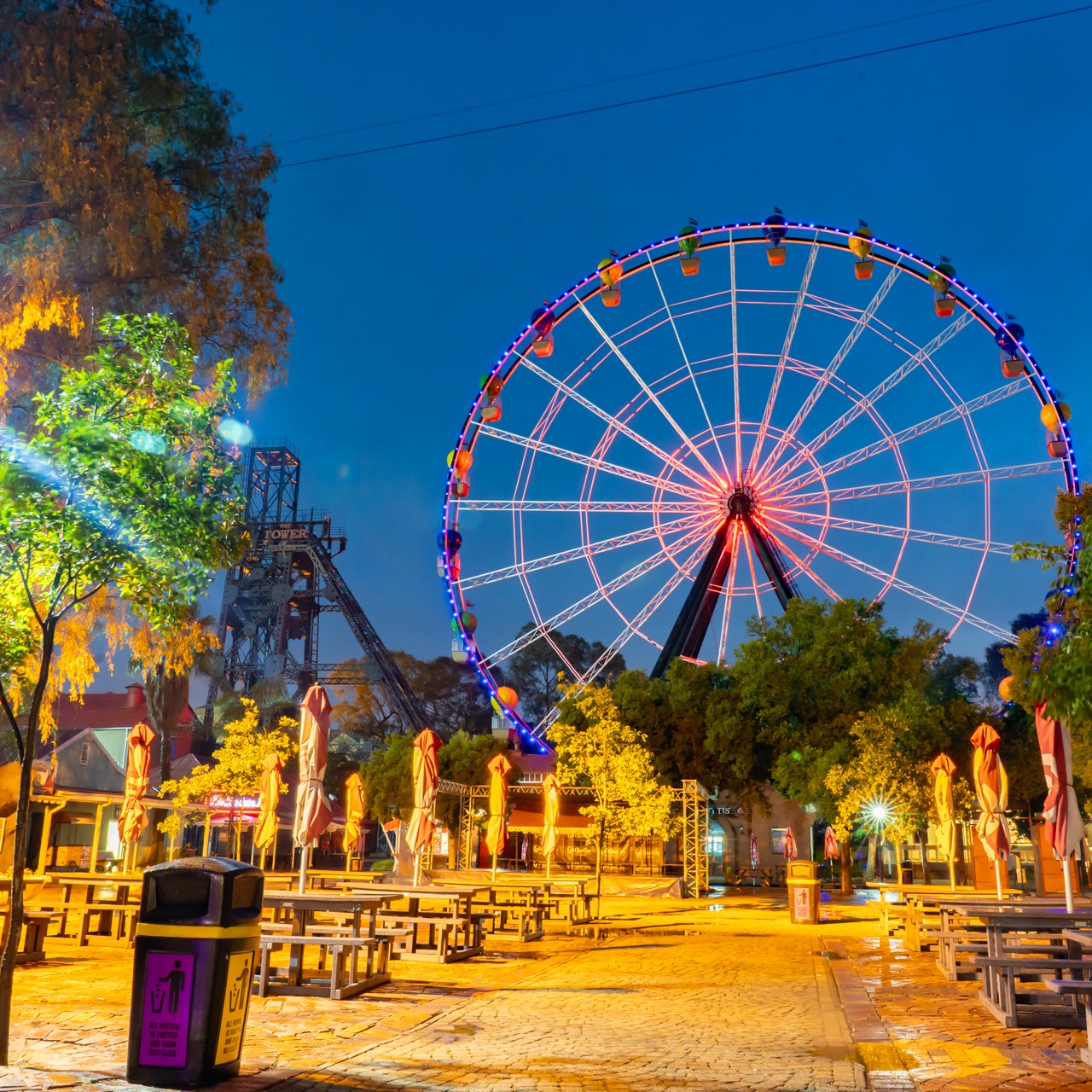 Adrenaline junkies can enjoy thrilling rides at this theme park which was once a gold mine. /@GoldReefCity