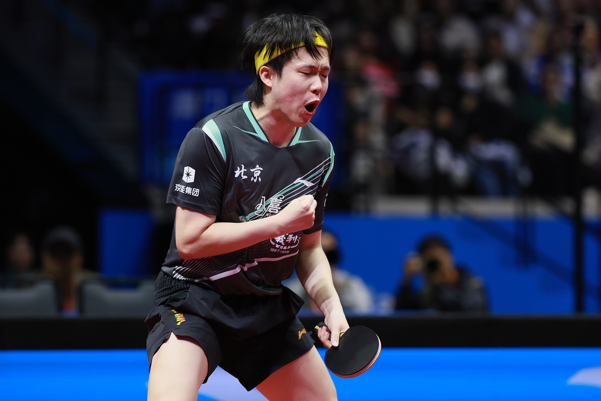 Wang Chuqin reacts after scoring a point in the men's singles table tennis quarterfinal match against Lin Gaoyuan at China's 15th National Games in the Macao Special Administrative Region (SAR), November 13, 2025. /VCG