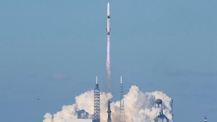 Blue Origin New Glenn rocket launches NASA Mars satellites and lands booster