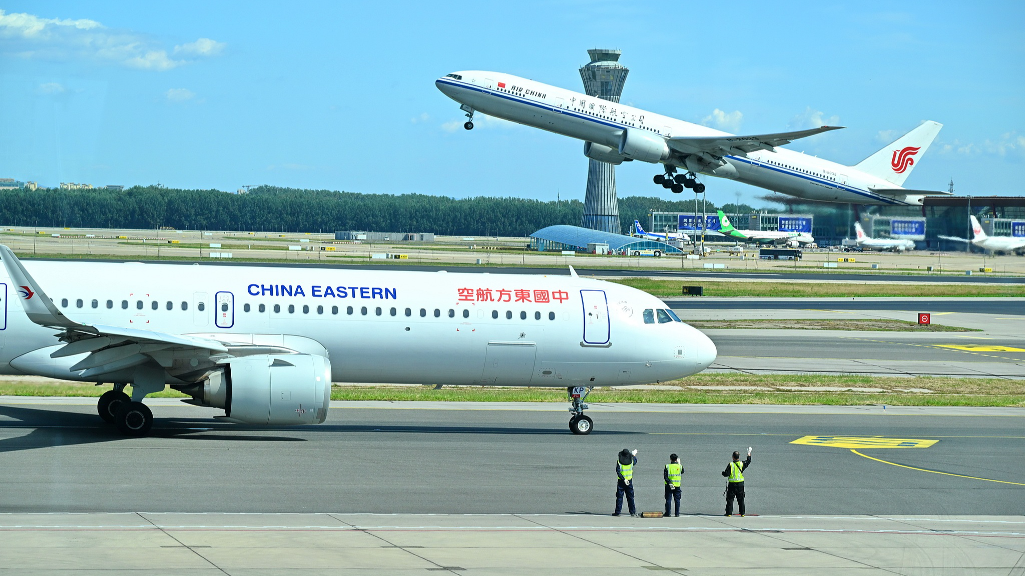 Chinese airlines offer free cancellations for Japan-bound flights 