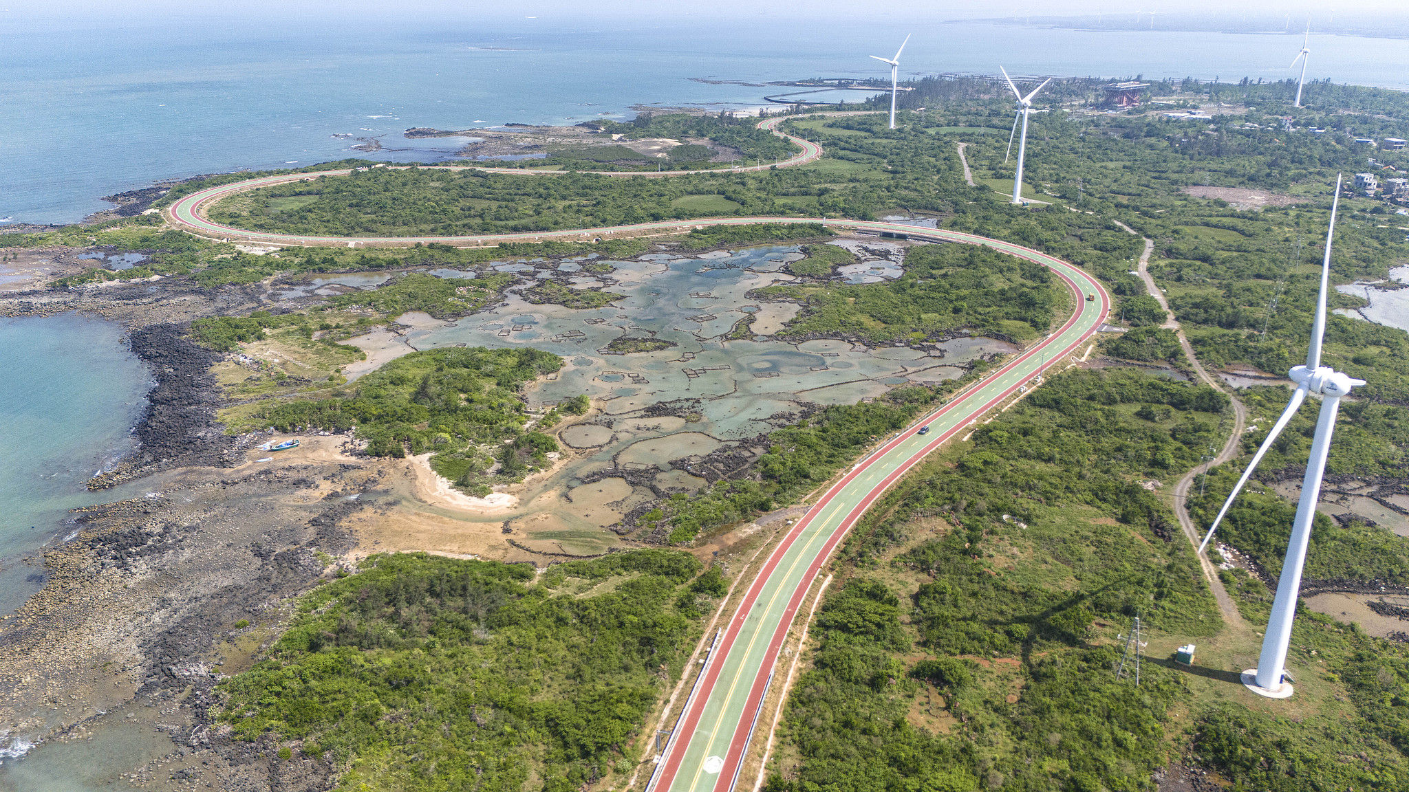 Catatan perjalanan pesisir: Jelajahi perjalanan darat pesisir di sekitar Hainan