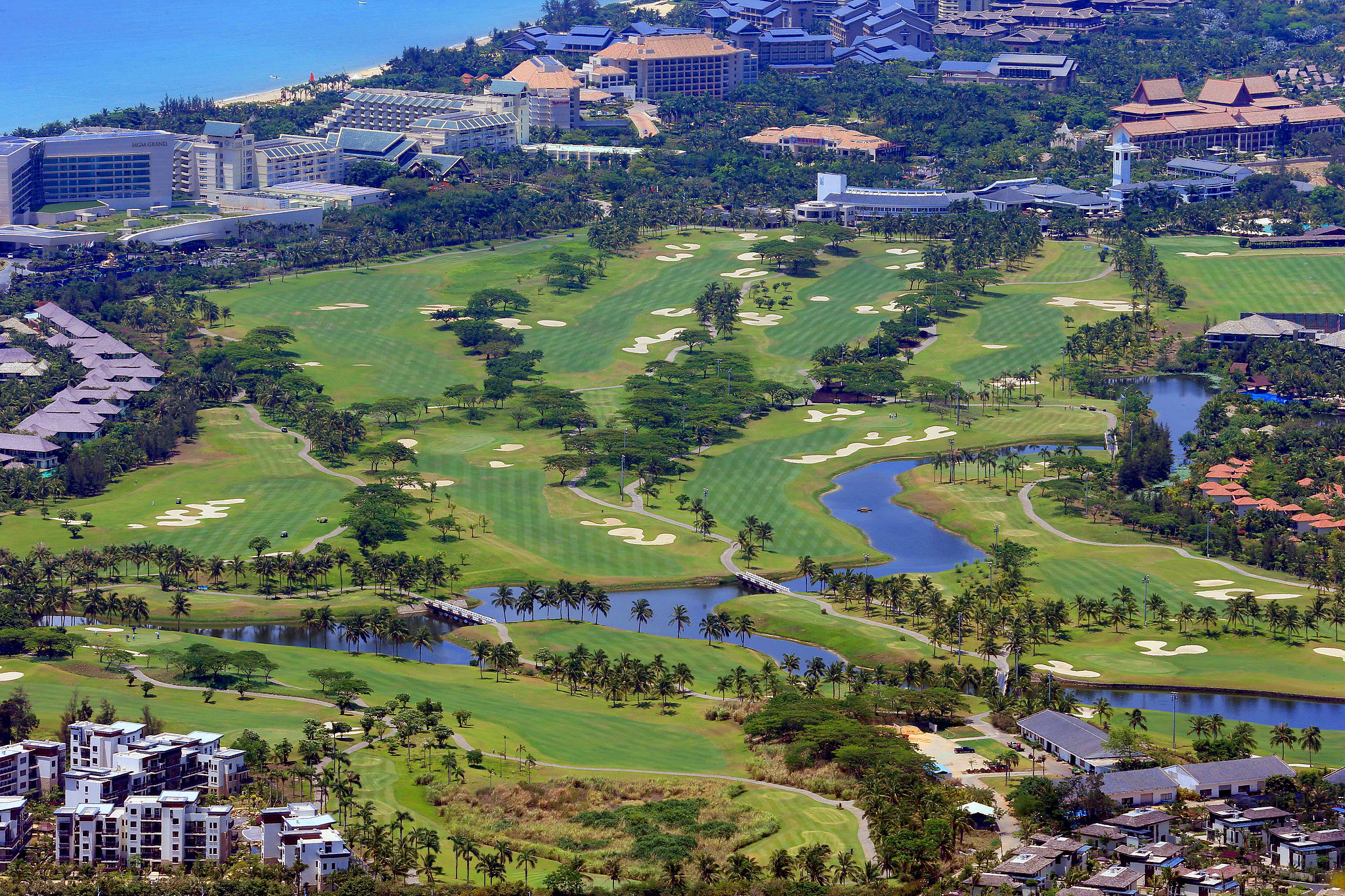 Catatan perjalanan pesisir: Jelajahi perjalanan darat pesisir di sekitar Hainan