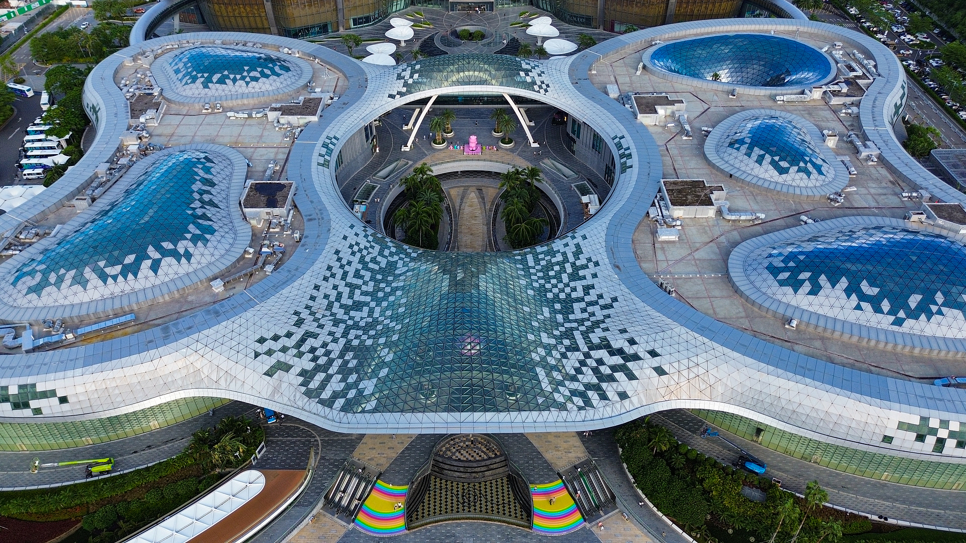 Hainan under special customs operations: A new landscape of symbiosis