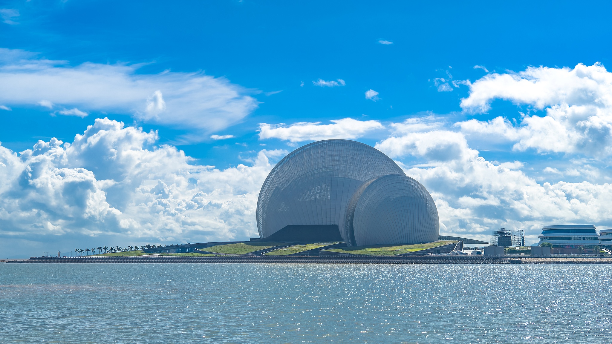 Live: Zhuhai Grand Theatre echoes fusion of sports and culture