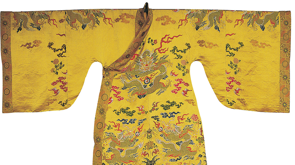 Qing Dynasty Ryukyu robe reveals historic bonds