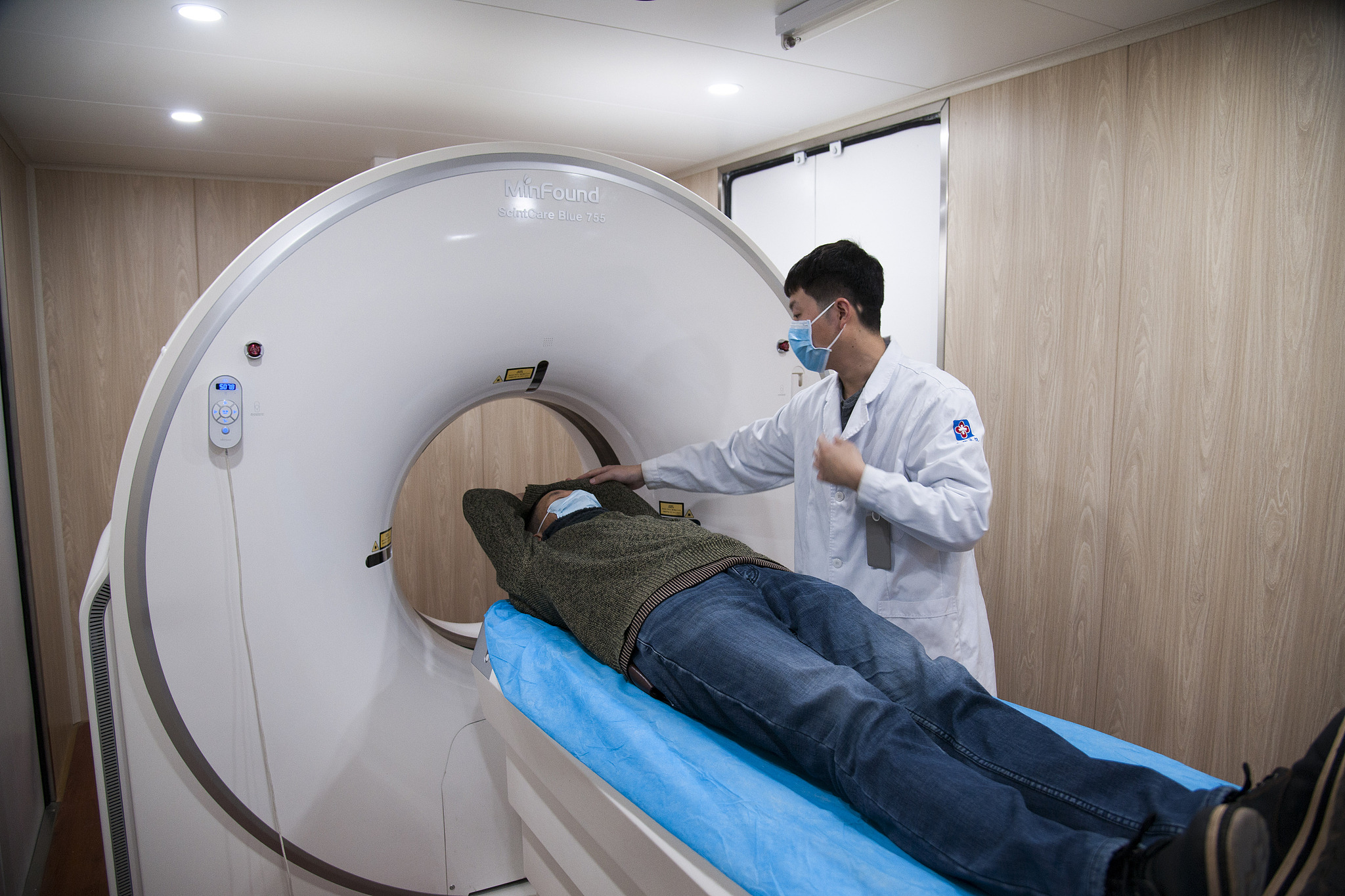 People undergo lung tests in Jinhua city, Zhejiang Province, China, January 5, 2021. /VCG