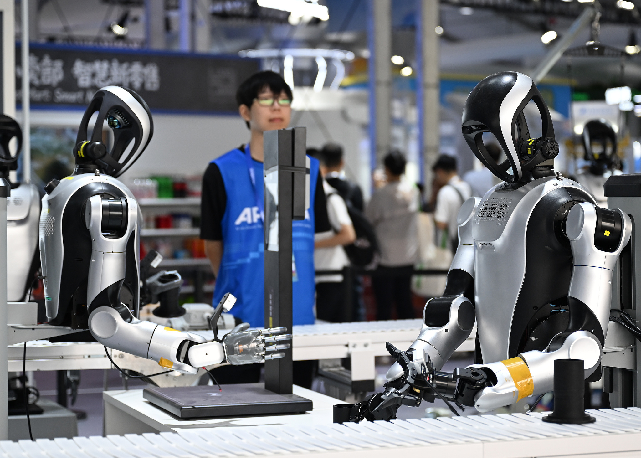 China's dual circulation strategy powers growth