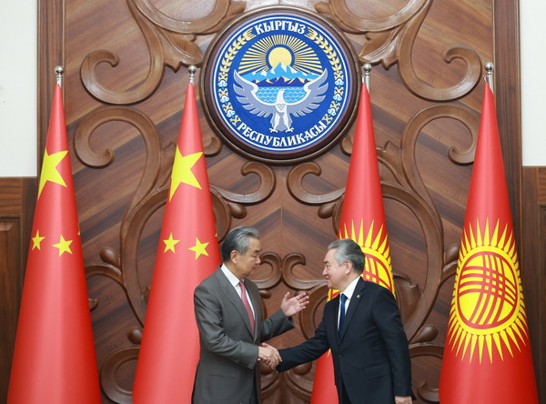 Chinese Foreign Minister Wang Yi, also a member of the Political Bureau of the Communist Party of China Central Committee, holds the first China-Kyrgyzstan foreign ministers' strategic dialogue with Kyrgyz Foreign Minister Jeenbek Kulubaev in Bishkek, Kyrgyzstan, November 19, 2025. /Chinese Foreign Ministry 