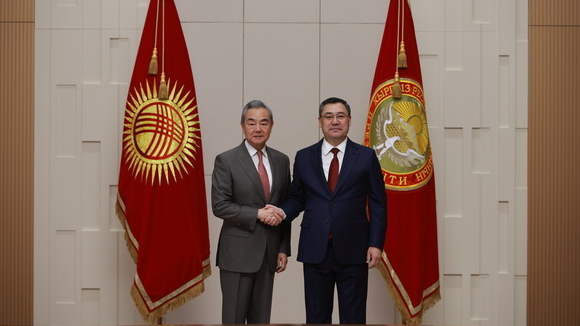 Kyrgyz president meets Chinese FM on strengthening cooperation