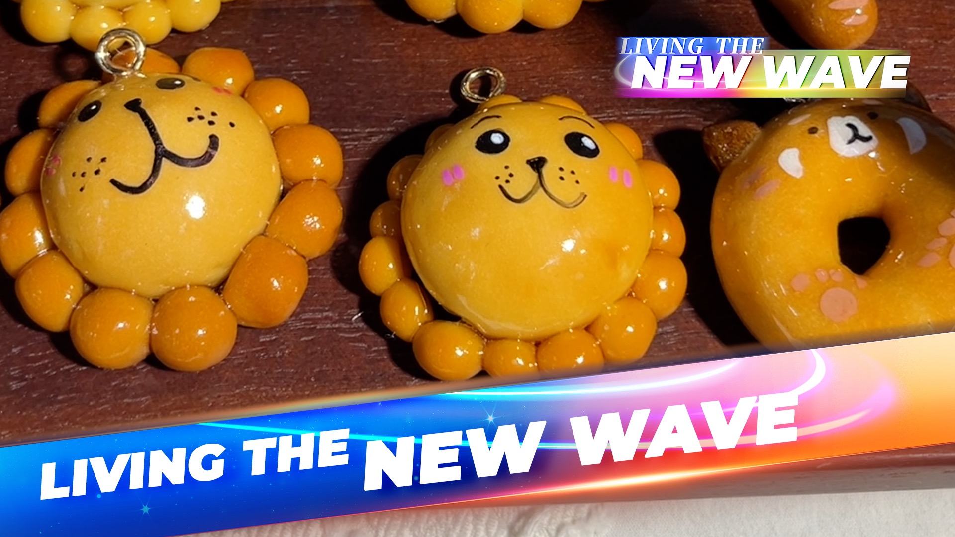 These laugen bread-shaped accessories are made from real laugen bread!