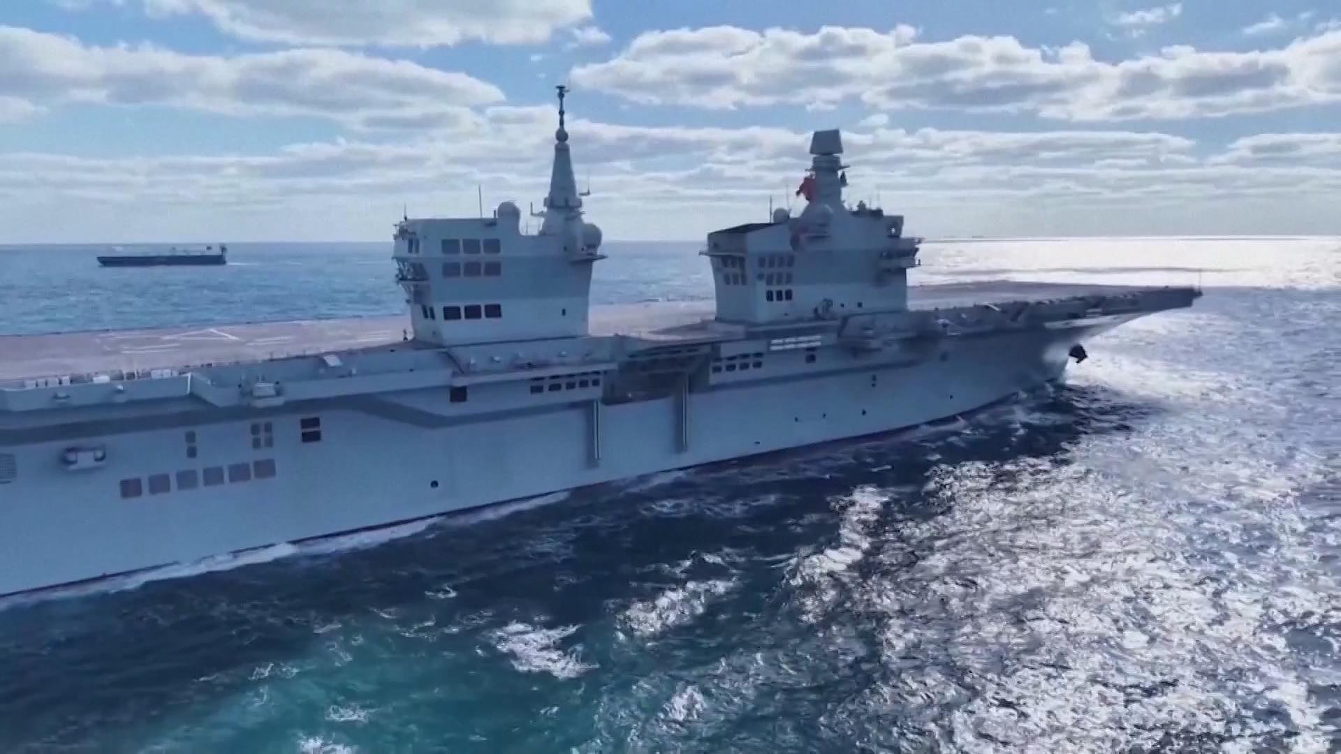 The Sichuan is sailing at the sea. /VCG