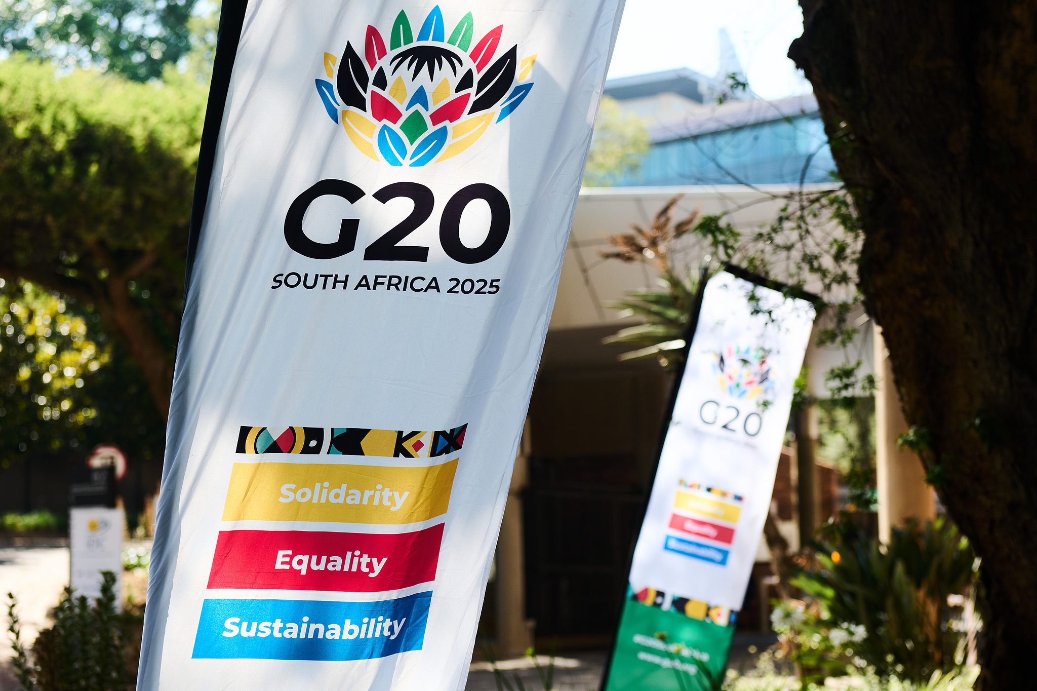Flags with G20 Summit logos near the Nasrec Expo Centre in Johannesburg, South Africa, on Friday, November 21, 2025. /VCG