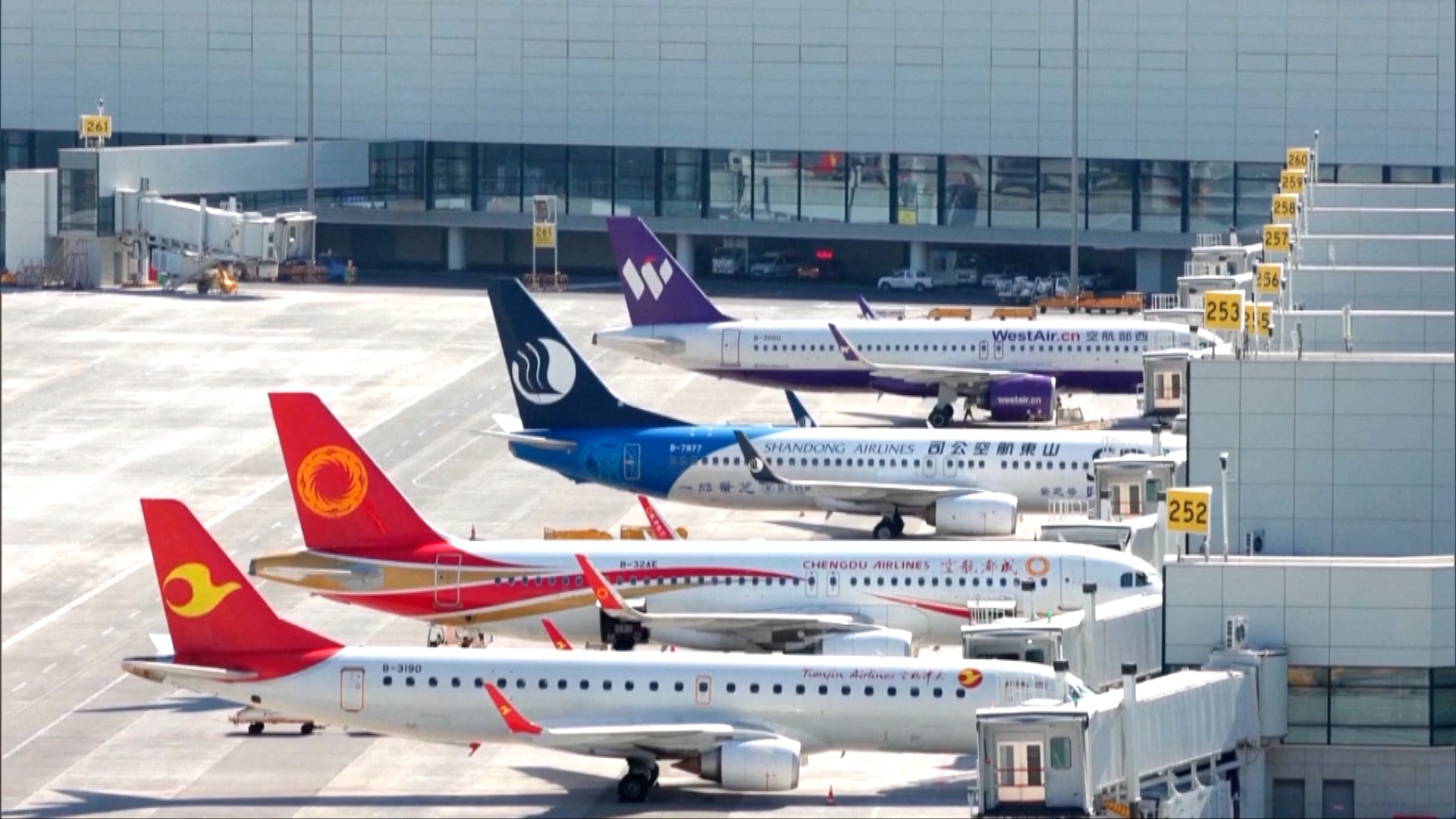 More China-Japan flights canceled amid ongoing diplomatic tensions