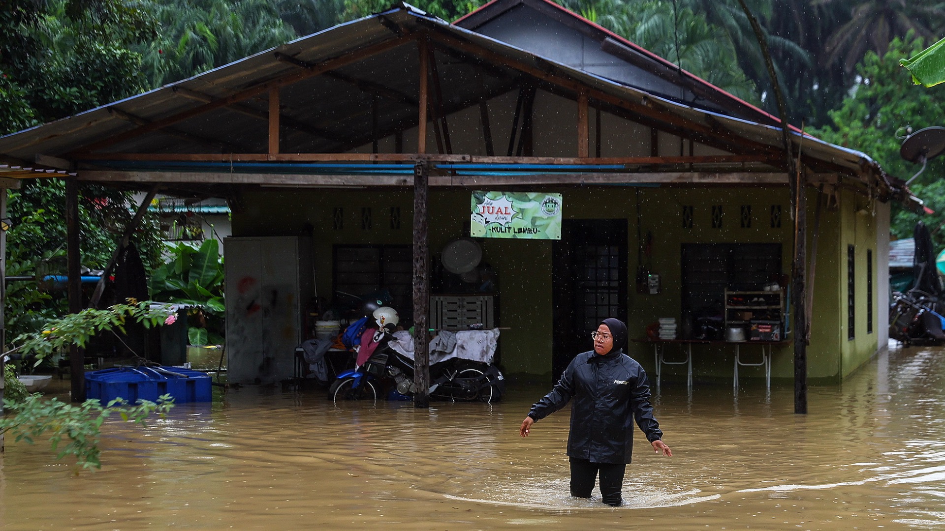 Number of evacuees rises to over 18,000 in Malaysia floods