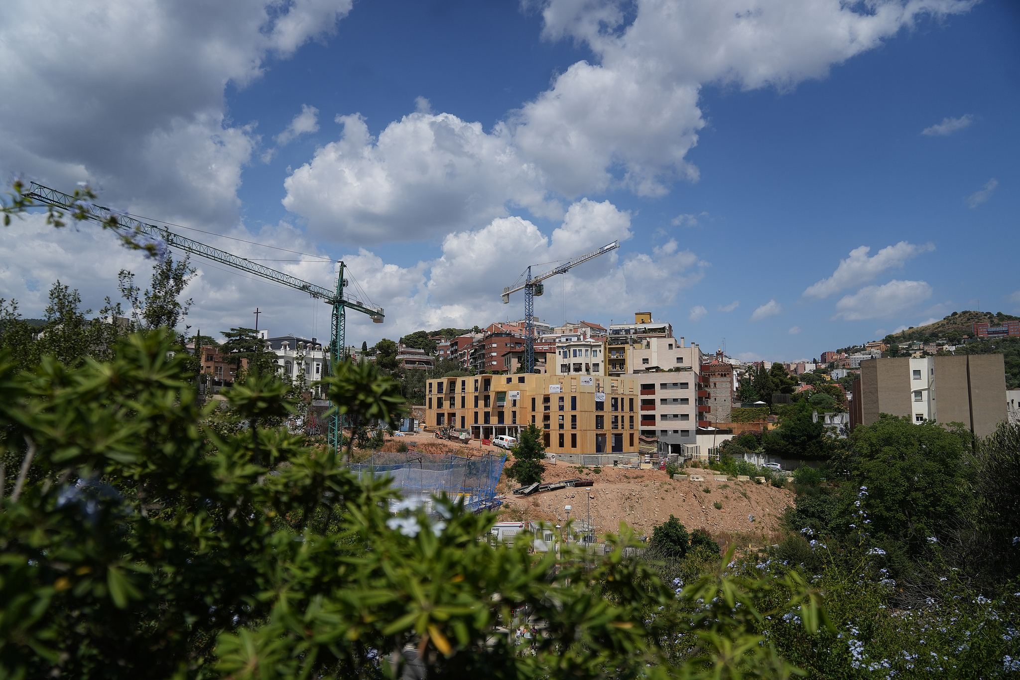 Construction of a sustainable building in Barcelona, Catalonia, Spain, July 31, 2025. /VCG
