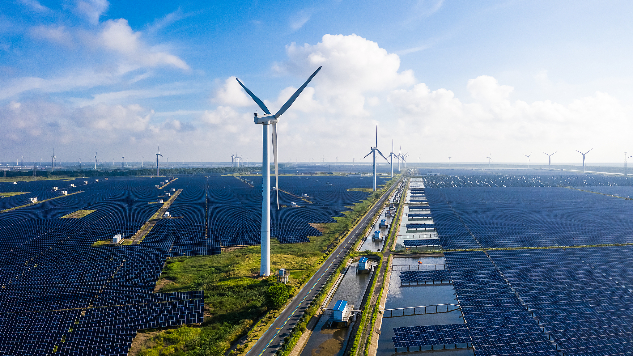 Green and AI technologies boost China's new materials industry