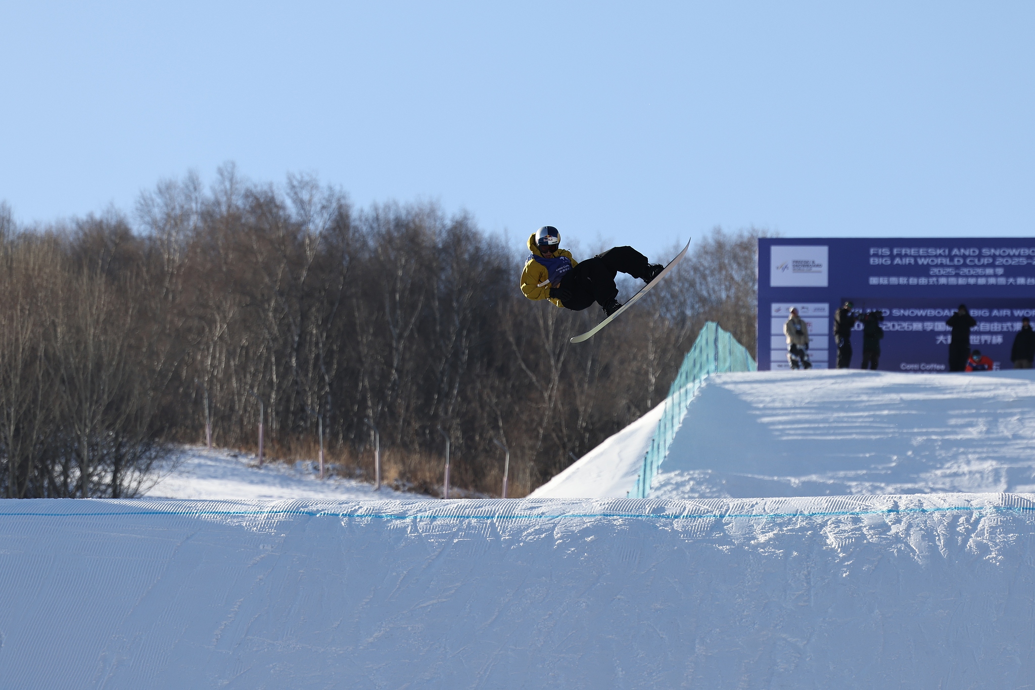 Su Yiming of China competes in Heat 2 of the men's qualifiers of the International Ski Federation (FIS) Snowboard Big Air World Cup season at Secret Garden in Zhangjiakou, north China's Hebei Province, November 27, 2025. /VCG