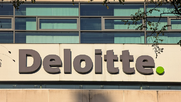 U.S. tariff hikes deepen pressure on German industry, survey shows