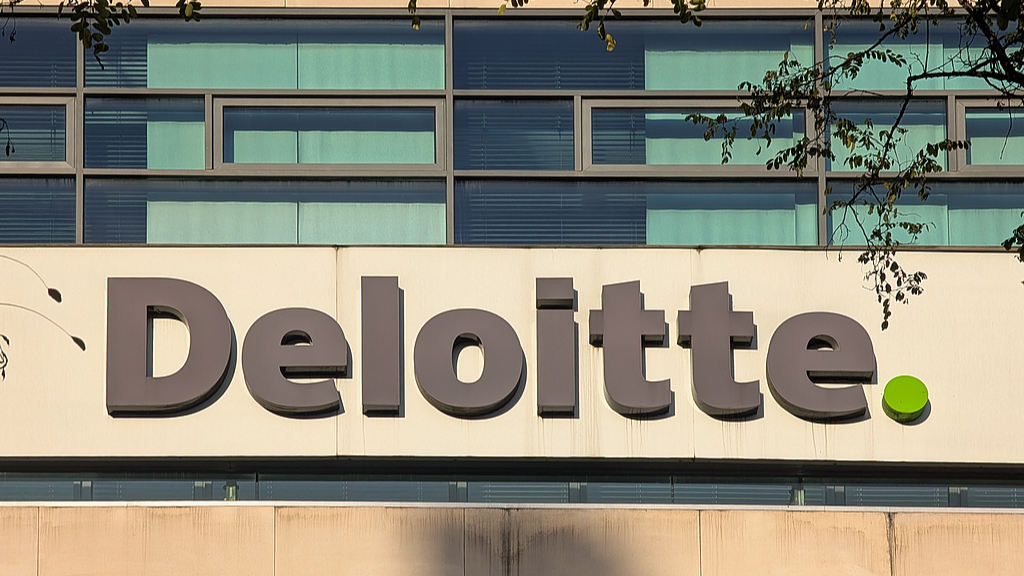 U.S. tariff hikes deepen pressure on German industry, survey shows