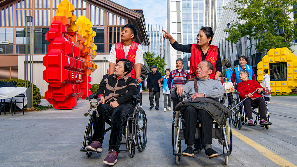 Xi calls for promoting volunteer spirit to serve national rejuvenation