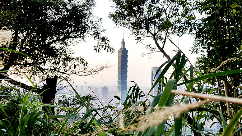 Lai's moves threaten peace, risk disaster for Taiwan, experts warn