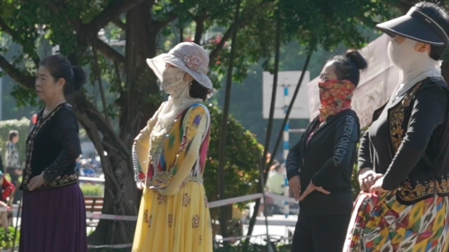 Retirees embrace active golden years in Wuzhishan, Hainan