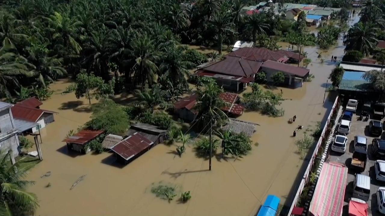 Massive floods hit Sumatra after cyclone – death toll rises to 303 - CGTN