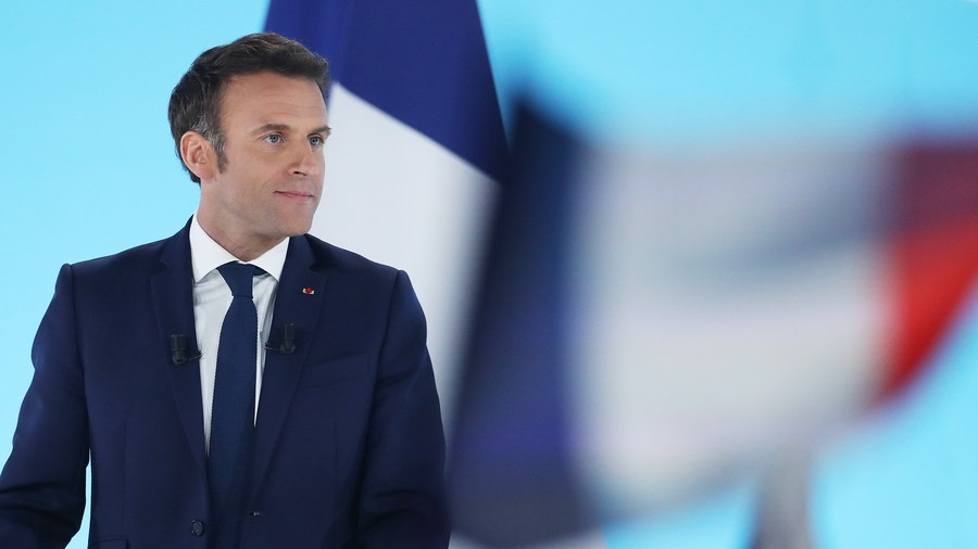 French President Emmanuel Macron delivers a speech at a rally after the first round of French presidential election in Paris, France, April 10, 2022. /Xinhua