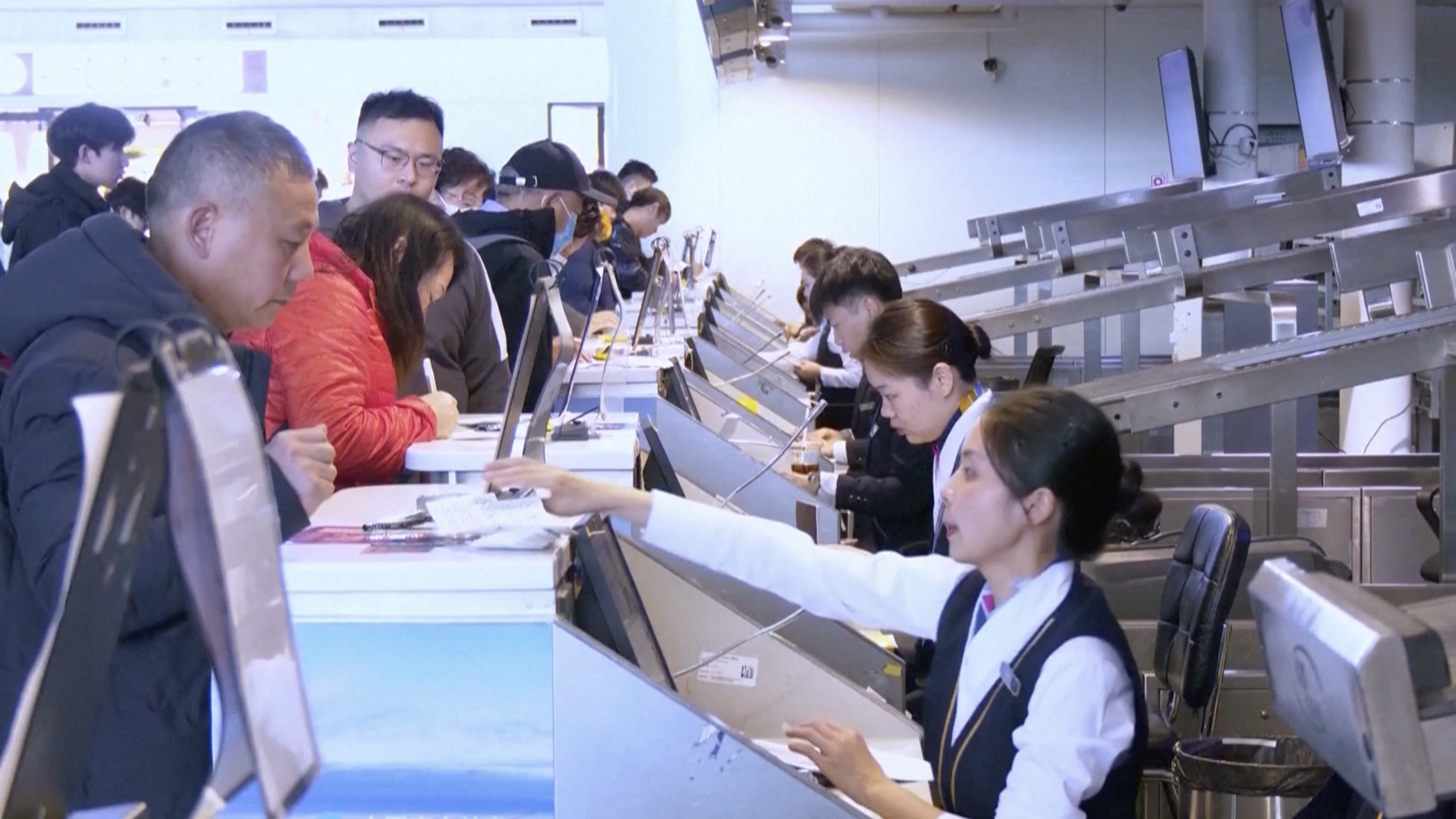 Drop in Chinese traveler numbers hits Japan's tourism sector