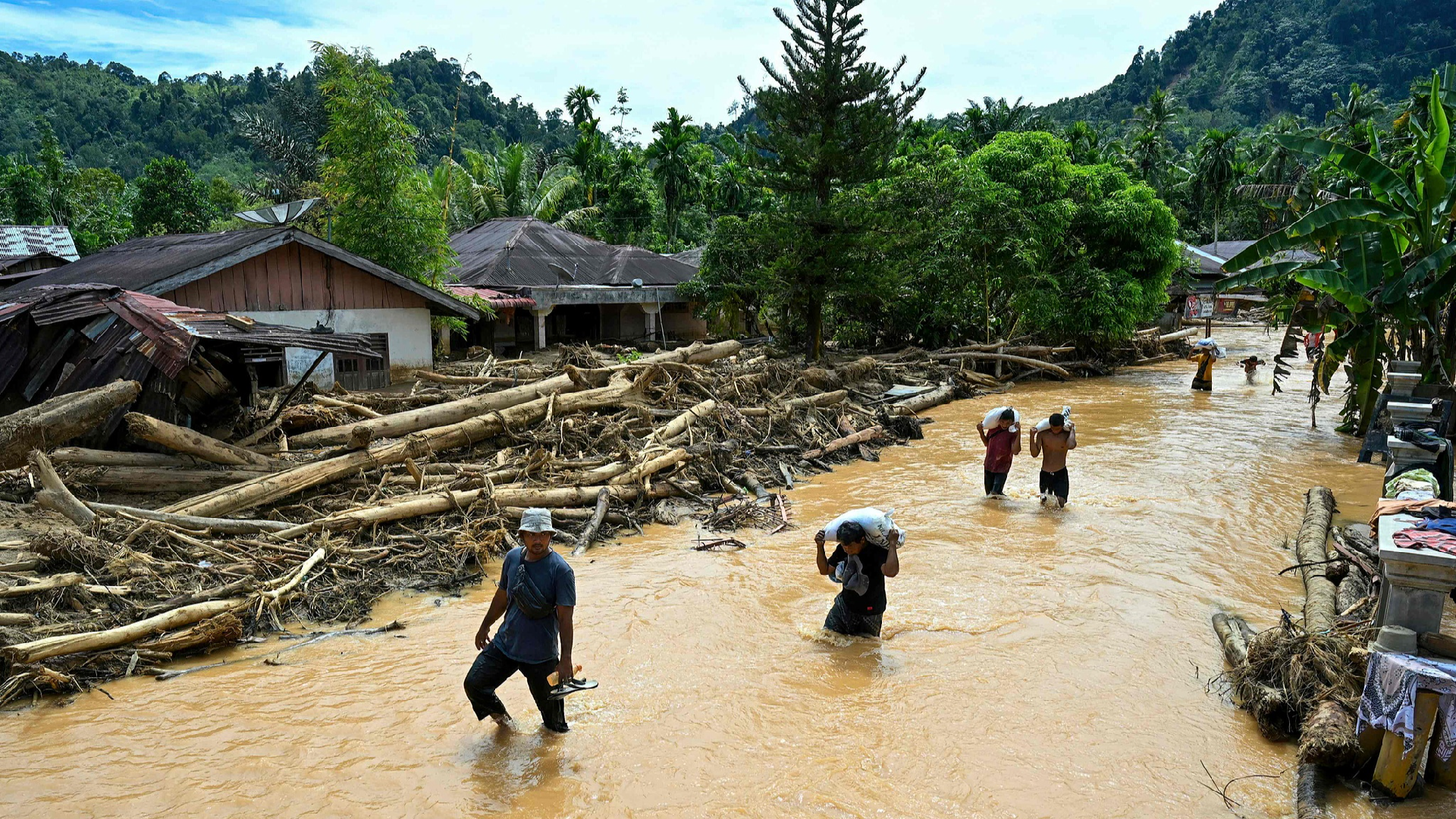 Death toll from floods, landslides in Indonesia rises to 712 - CGTN