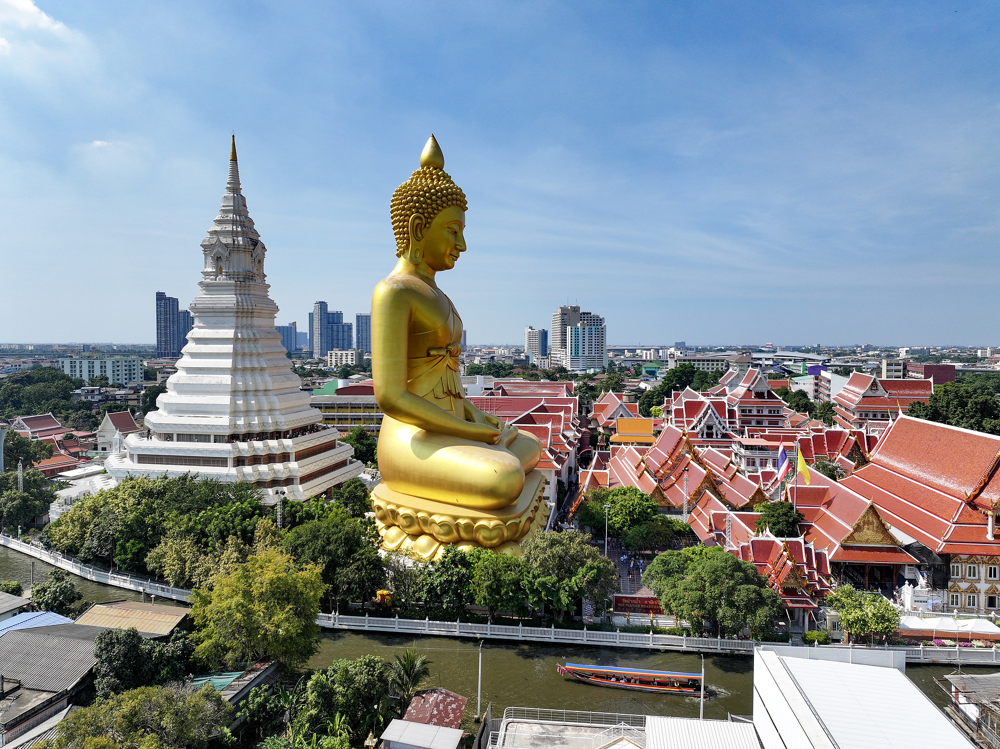 A file photo shows the Wat Paknam Phasi Charoen in Thailand. /VCG