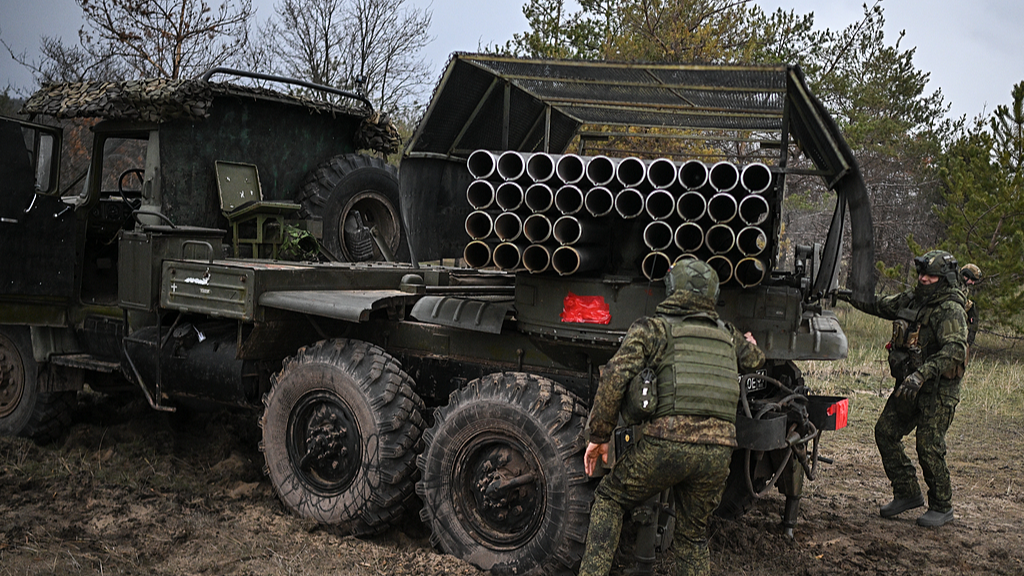 Russian servicemen of the Zapad (West) Group of Forces prepare a multiple rocket launcher to leave a position in the Lugansk region, December 1, 2025. /VCG