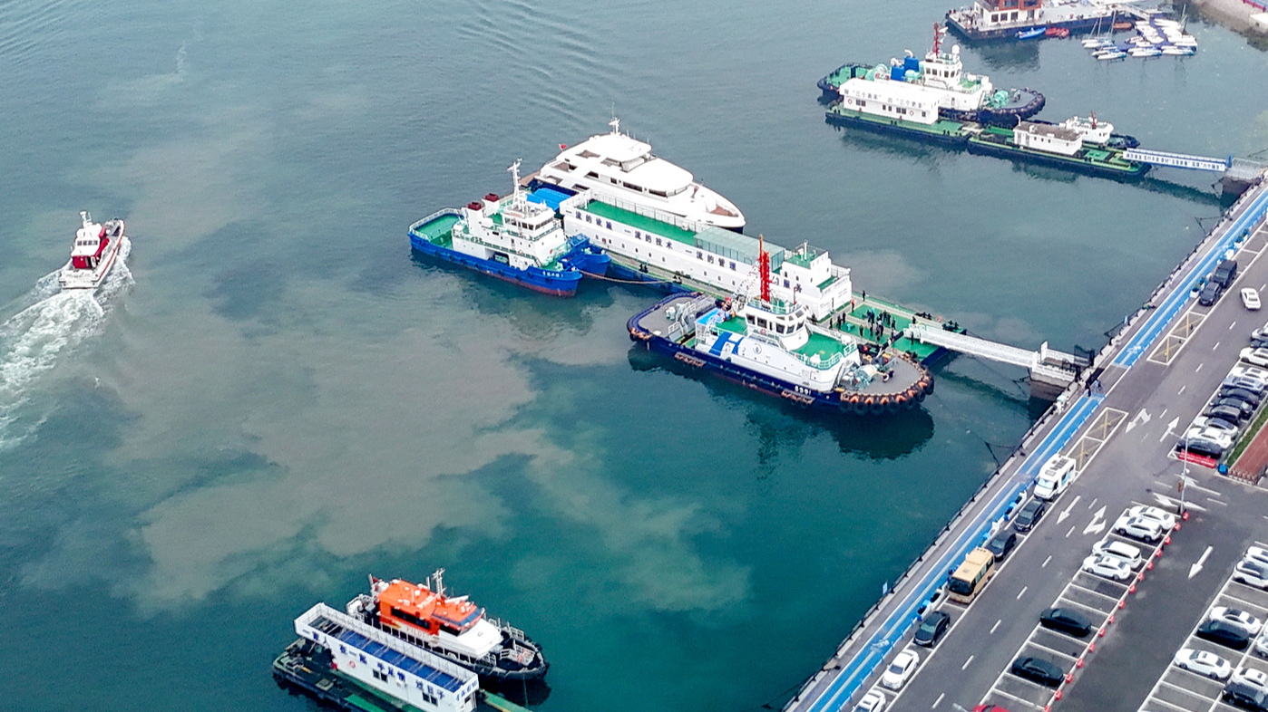 China's first hydrogen-electric tugboat to boost green port operations