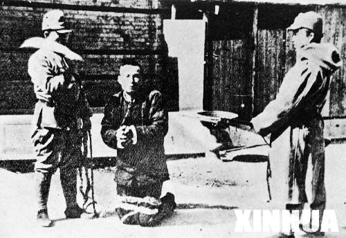 A Chinese civilian was tied up and stabbed to death by Japanese invaders. /Xinhua