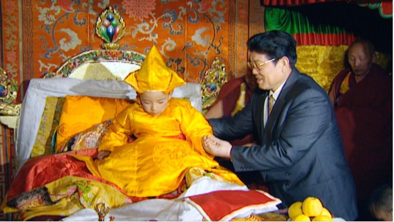 Enthronement of the 11th Panchen Erdeni at Tashilhunpo Monastery in Xigaze, Xizang Autonomous Region, China, December 8, 1995. /CMG