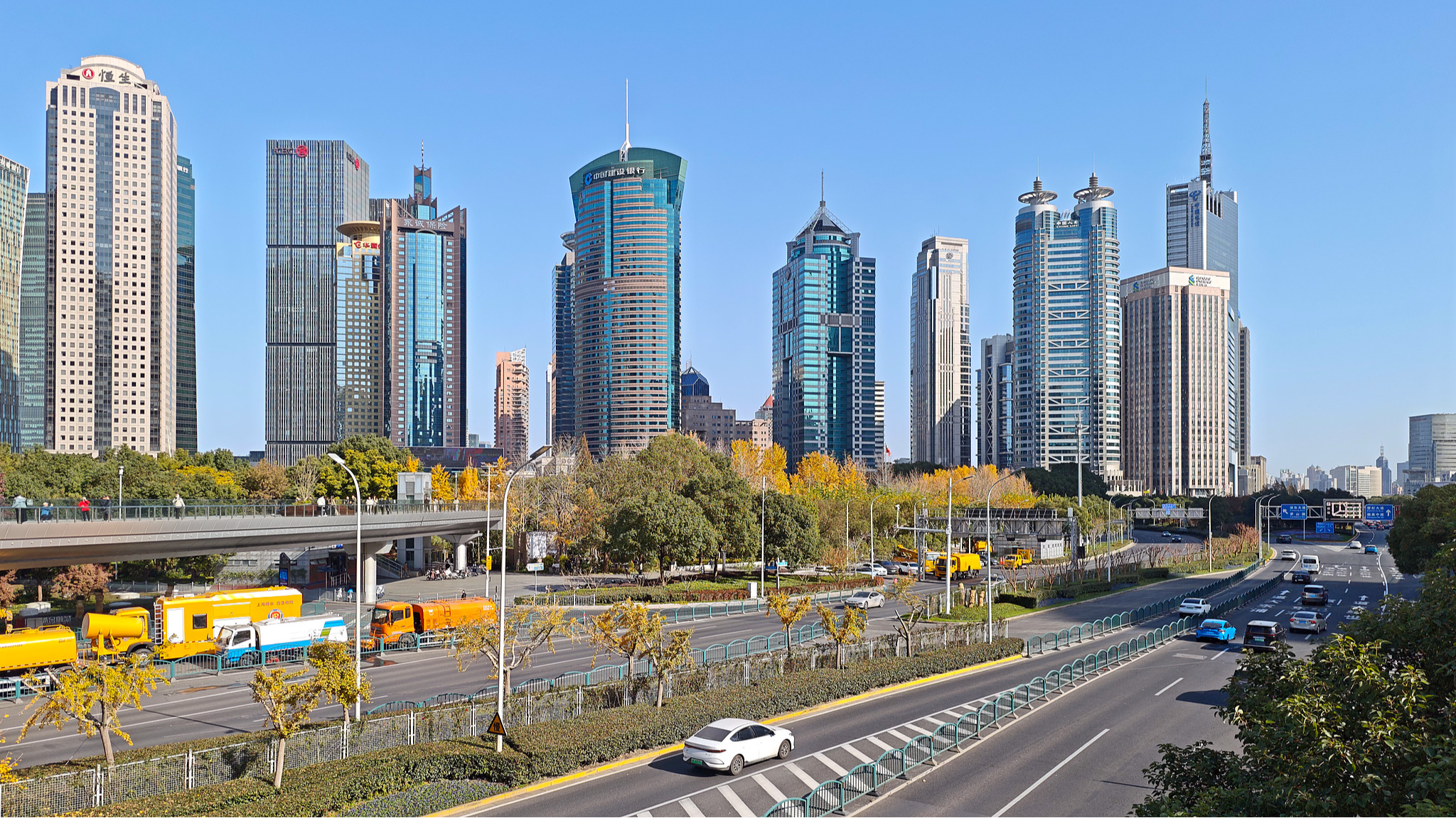 Chinese premier calls for greater mutual opening up among markets