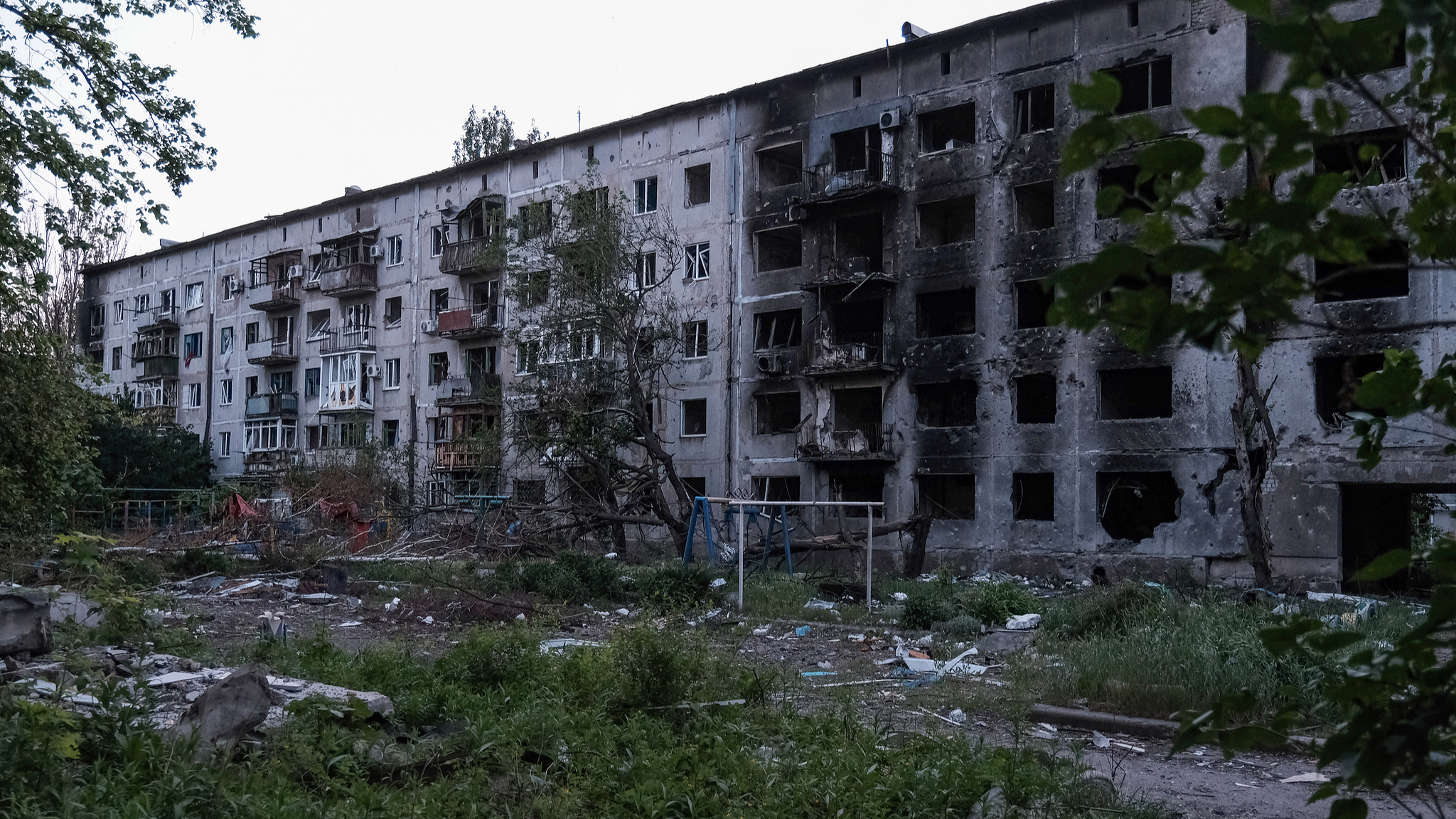 Russia's top general says forces advancing on Ukraine's Myrnohrad